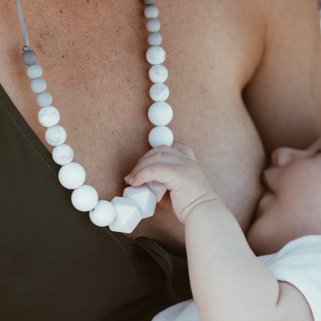 Milk -| Collier allaitement, portage et de dentition - MintyWendy Marbre