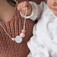 Palm Sunrise Blanc & Rose | Collier allaitement, portage et de dentition - MintyWendy