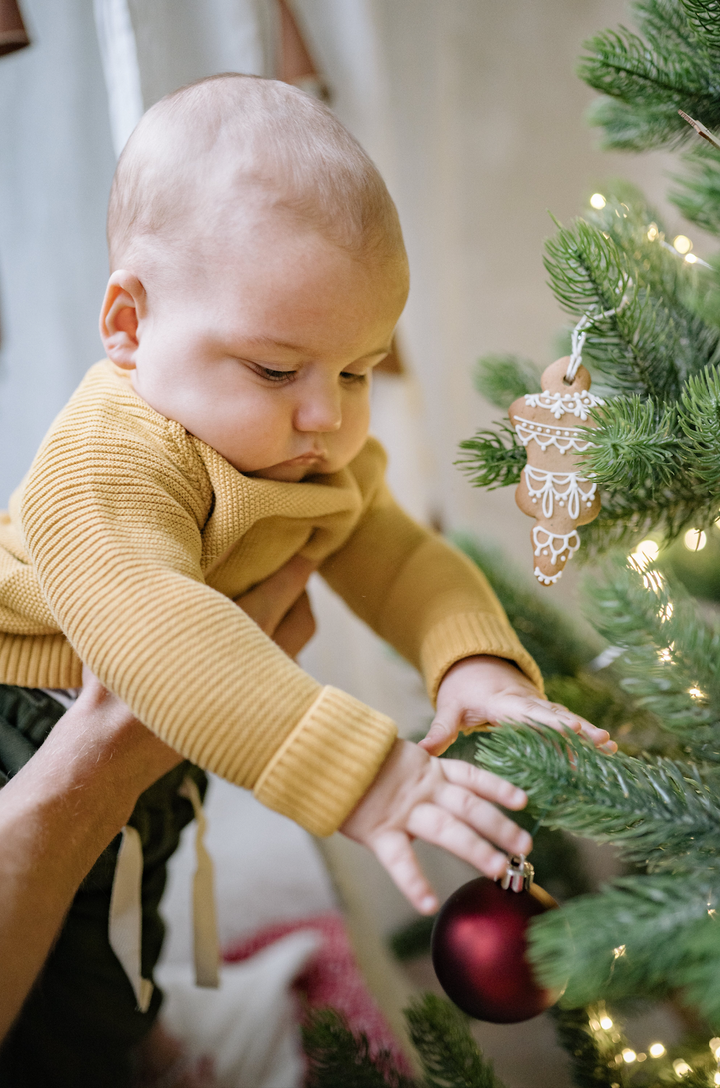 Noël avec un bébé : nos 5 astuces pour un noël réussi !