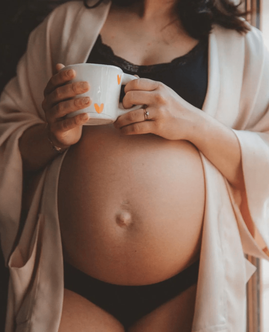 Le Kimono en post-partum : confort et style au service du bien-être maternel