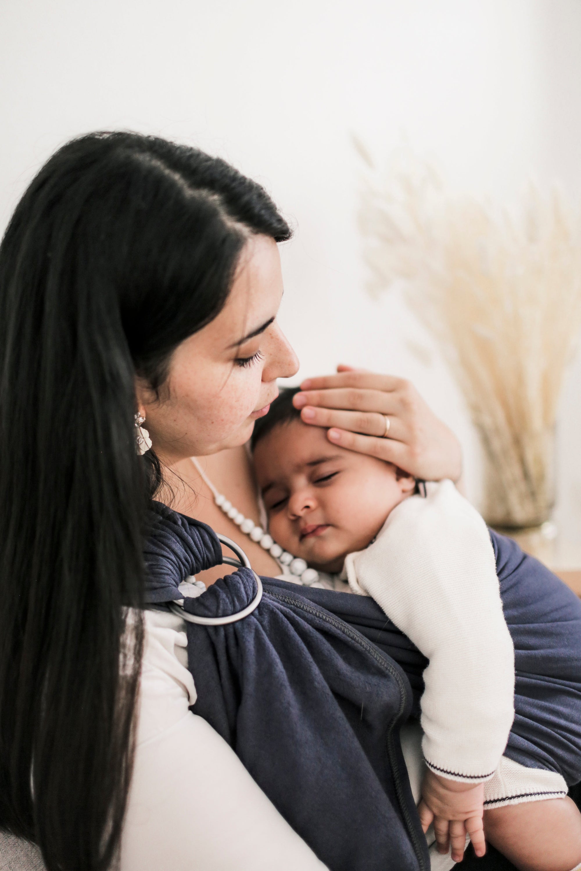 Quel porte-bébé choisir selon l’âge ? Guide simple et efficace