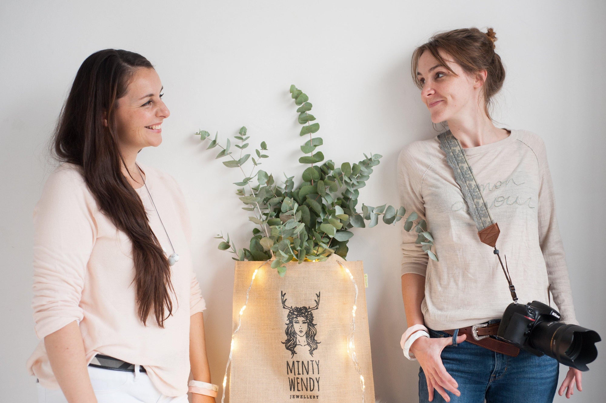 Comment bien organiser une séance photo de naissance avec son bébé ? - MintyWendy