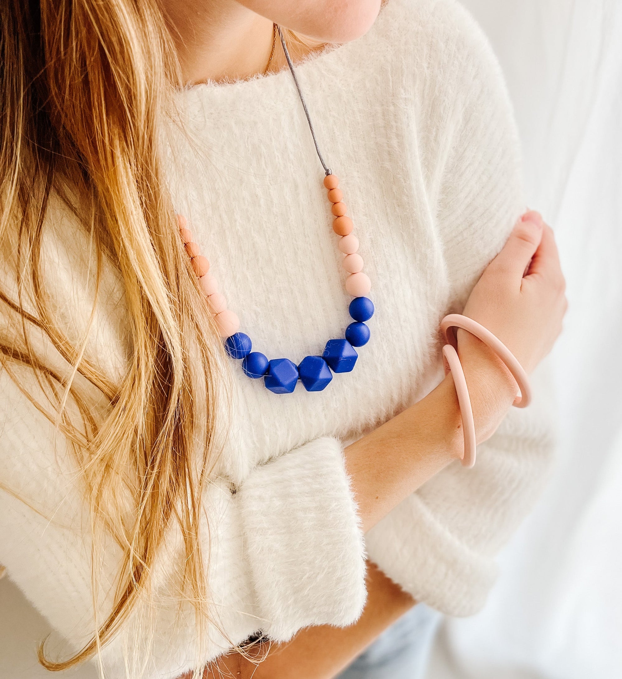 Solène Royal Blue | Bijou allaitement, portage et de dentition - MintyWendy Bleu Roi