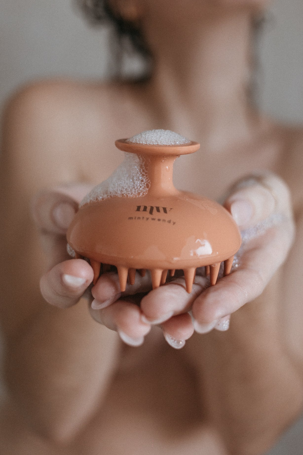 Brosse de massage cuir chevelu - MintyWendy