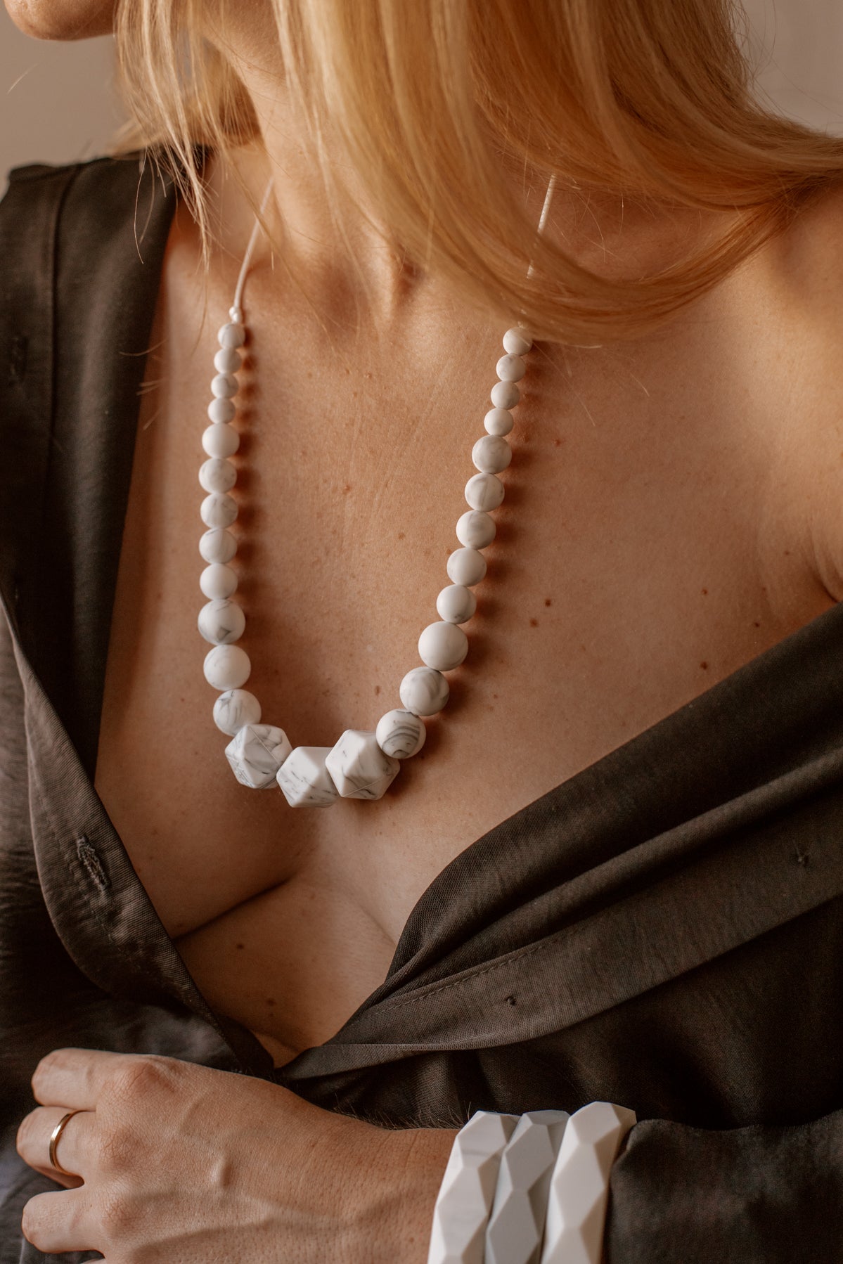 Mumtaz Mahal | Collier allaitement, portage et de dentition - MintyWendy Marbre