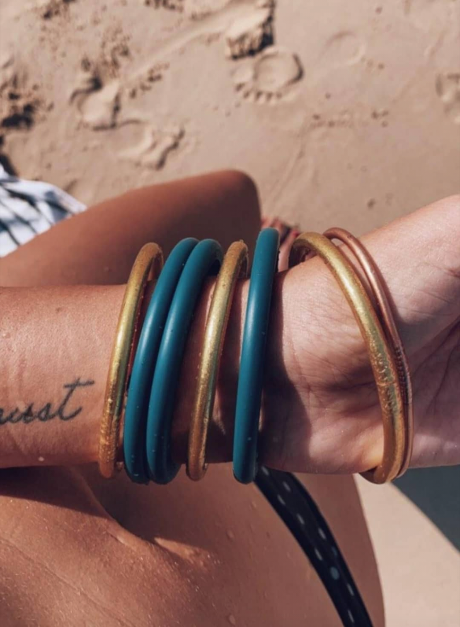 Jonc bouddhiste doré épais - MintyWendy