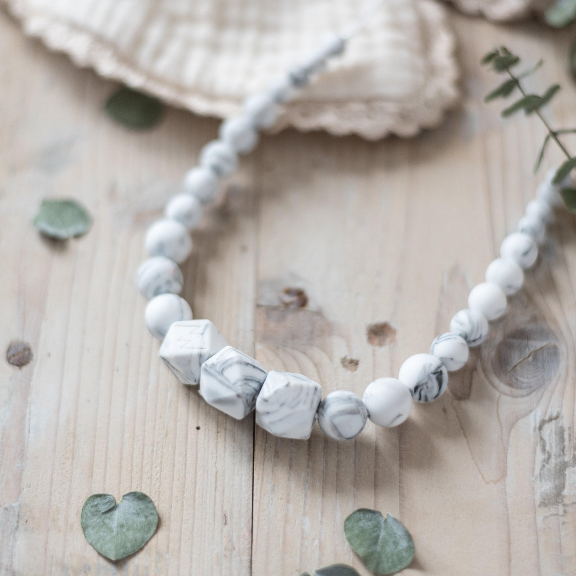 Mumtaz Mahal | Collier allaitement, portage et de dentition - MintyWendy